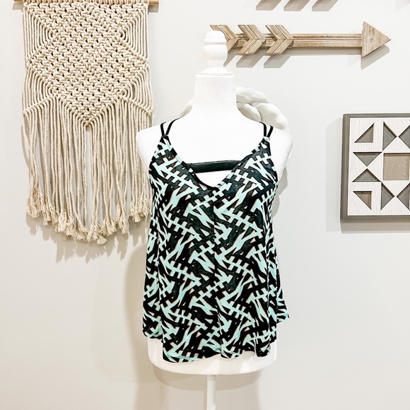 Urban Outfitters Silence + Noise Green Graphic Print Racerback Tank Top Small - Picture 1 of 9